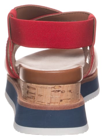 Ara Shoes Skórzane sandały w kolorze czerwonym na koturnie
