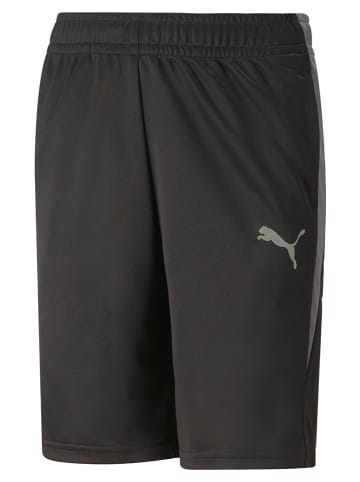 Puma Trainingsshorts in Schwarz