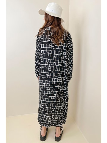 Defile Kleid in Schwarz/ Weiß