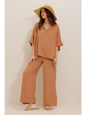 Defile 2tlg. Outfit in Hellbraun