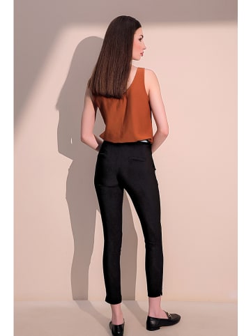 New Laviva Spodnie w kolorze czarnym