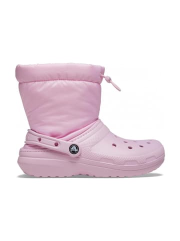 Crocs Kozaki zimowe "Classic Lined Neo Puff" w kolorze jasnoróżowym