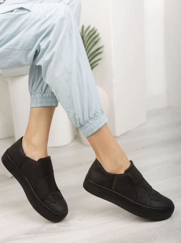 OYO FOOTWEAR Slippersy w kolorze czarnym