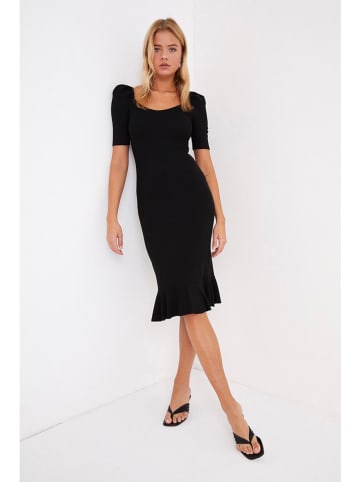 trendyol Kleid in Schwarz