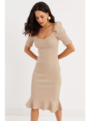 Cool and sexy Kleid in Beige