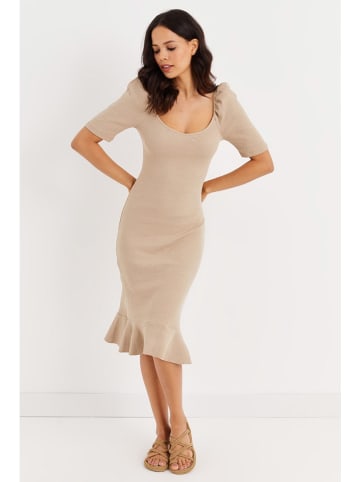 Cool and sexy Jurk beige