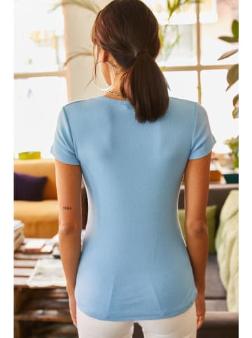 trendyol Shirt in Hellblau