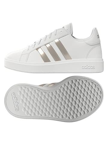 adidas Sneakersy "Grand Court Base 2.0" w kolorze biało-złotym