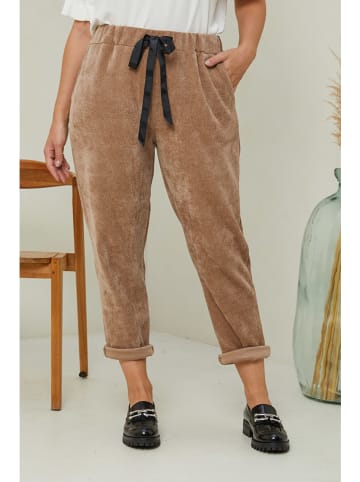 Curvy Lady Spodnie w kolorze karmelowym