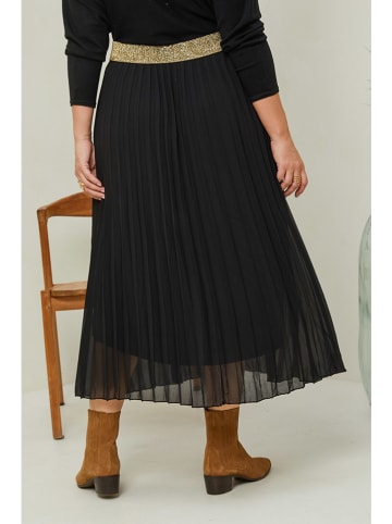 Curvy Lady Plisseerock in Schwarz
