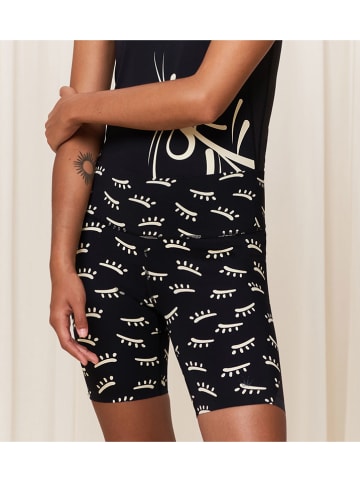 Triumph Shorts in Schwarz