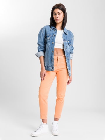 Cross Jeans Spodnie w kolorze pomarańczowym