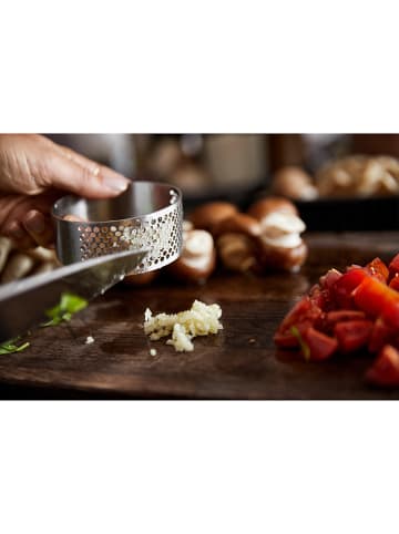 Zone Denmark Knoblauchpresse in Silber - Ø 8 cm