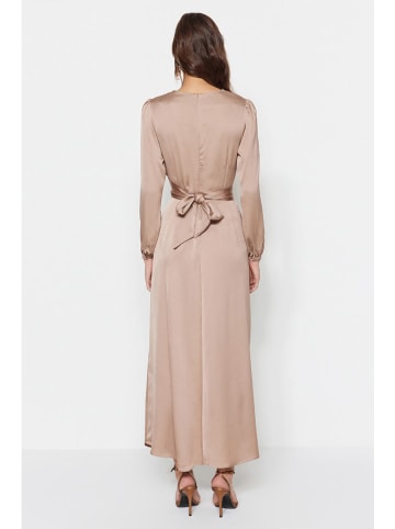 trendyol Kleid in Beige