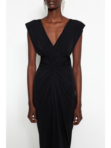 trendyol Kleid in Schwarz