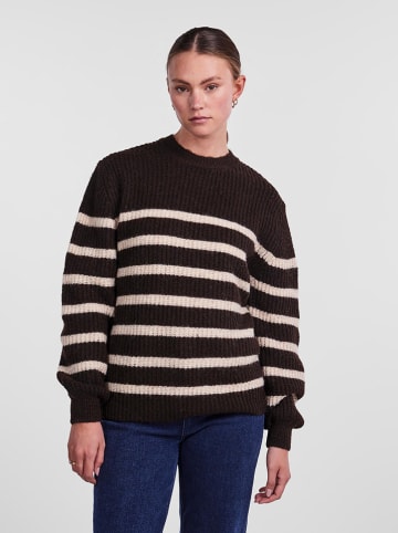 Pieces Sweter w kolorze ciemnobrązowo-beżowym