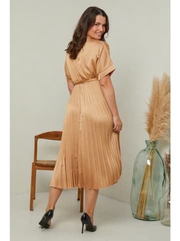 Curvy Lady Plisséjurk beige