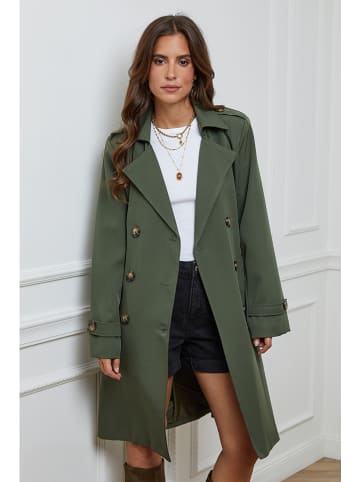 L'armoire de Suzette Trencz w kolorze khaki