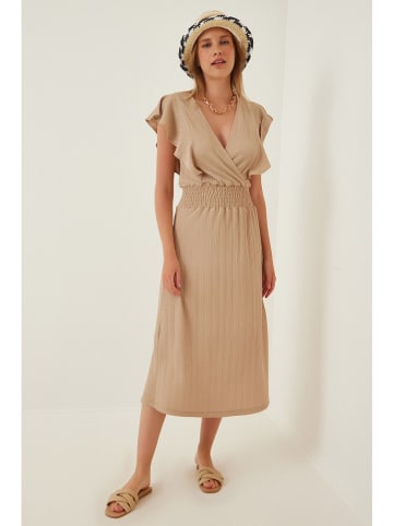 Happiness Istanbul Kleid in Beige