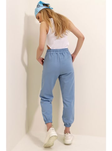 Trend Alacati Sweathose in Hellblau