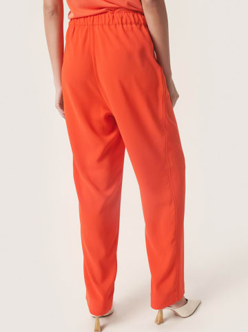 Soaked in Luxury Spodnie "Shirley" w kolorze pomarańczowym