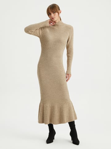 BGN Strickkleid in Beige