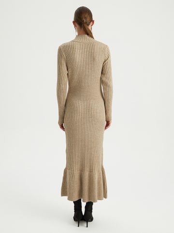 BGN Strickkleid in Beige