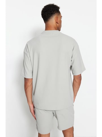 trendyol Shirt in Grau