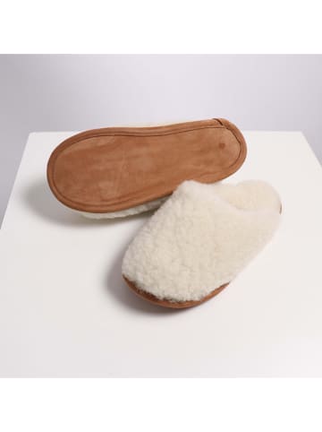 Kaiser Naturfellprodukte H&L Klapki "Bella" w kolorze kremowym