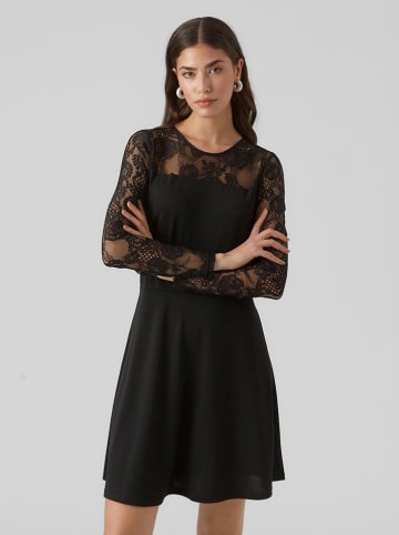 Vero Moda Sukienka w kolorze czarnym