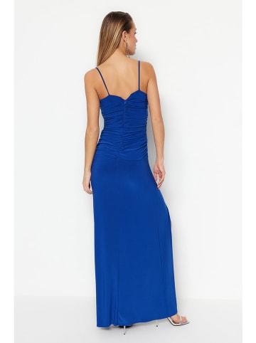 trendyol Sukienka w kolorze niebieskim