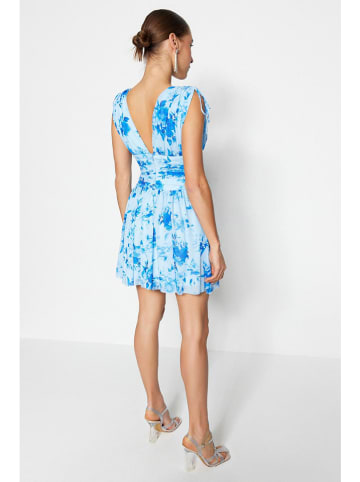 trendyol Kleid in Hellblau