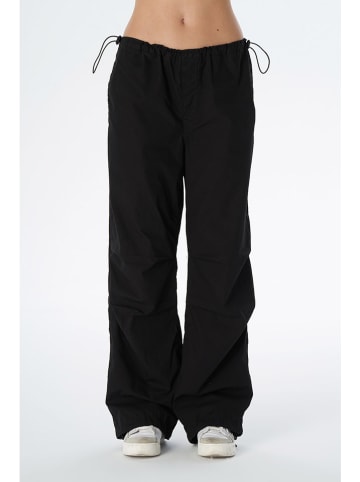 Cross Jeans Spodnie w kolorze czarnym