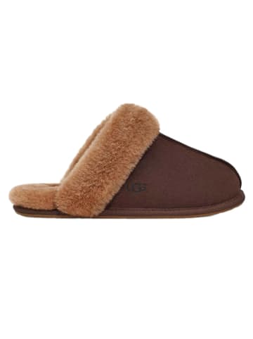 UGG Skórzane kapcie "Scuffette II" w kolorze brązowym