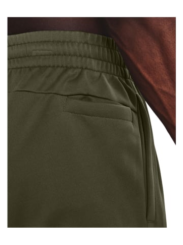 Under Armour Spodnie dresowe "Armour" w kolorze khaki