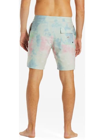 Billabong Badeshorts in Bunt