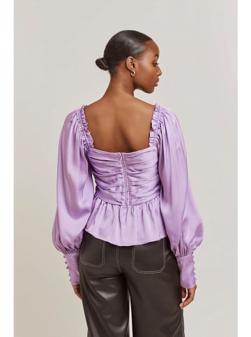 By Malina Bluse "Hadley" in Lila