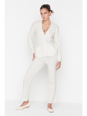 trendyol 2-delige outfit crème