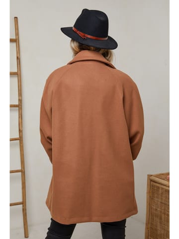 Plus Size Company Płaszcz przejściowy "Bristol" w kolorze karmelowym
