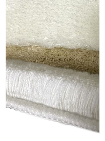 Elizabed Badvorleger in Creme