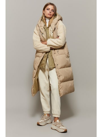 Cool and sexy Steppweste in Beige