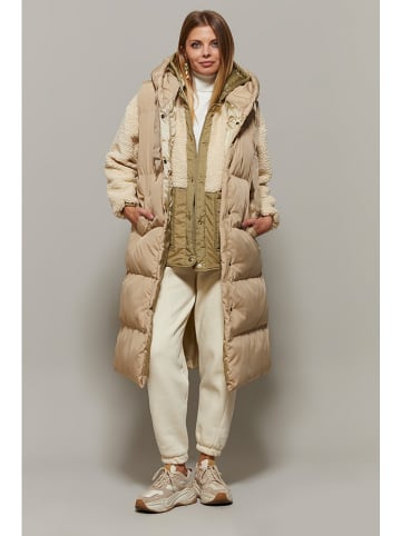 Cool and sexy Steppweste in Beige