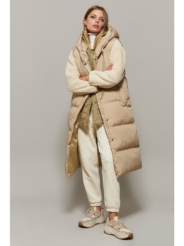 Cool and sexy Steppweste in Beige