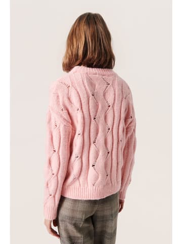 Soaked in Luxury Sweter "Gunn" w kolorze jasnoróżowym