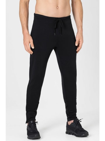 super.natural Sweathose "True School" in Schwarz