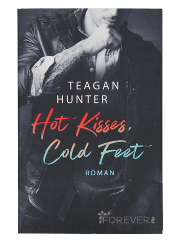 ullstein Roman "Hot Kisses, Cold Feet (College Love 3)"