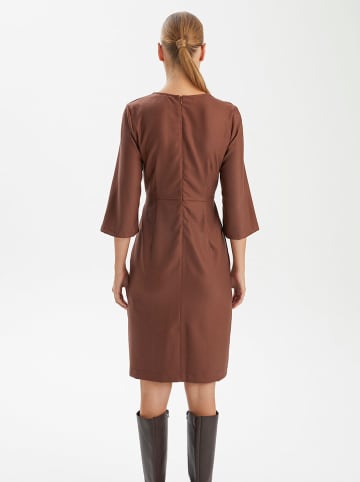 BGN Sukienka w kolorze brązowym
