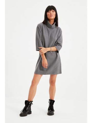 trendyol Kleid in Anthrazit