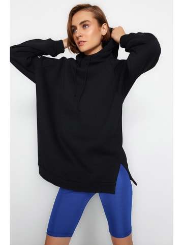 trendyol Hoodie in Schwarz