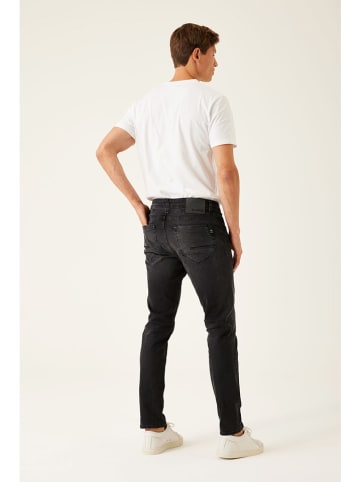 Garcia Jeans - Regular fit - in Schwarz